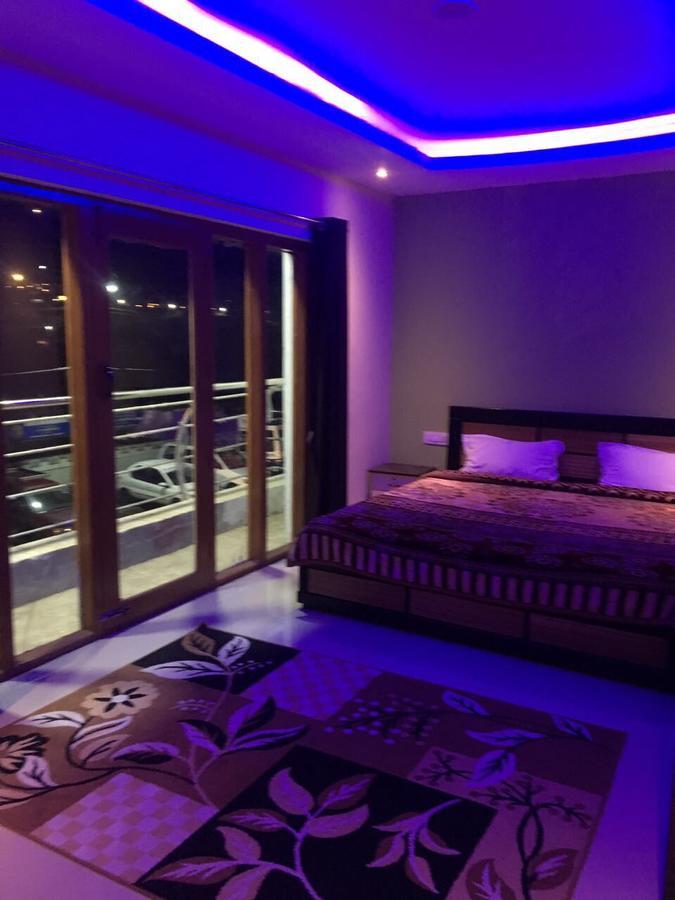 Hotel Time Palace Ооти Екстериор снимка